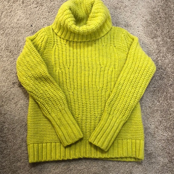 Banana Republic Sweaters - Banana Republic Lime Italian Yarn Sweater
